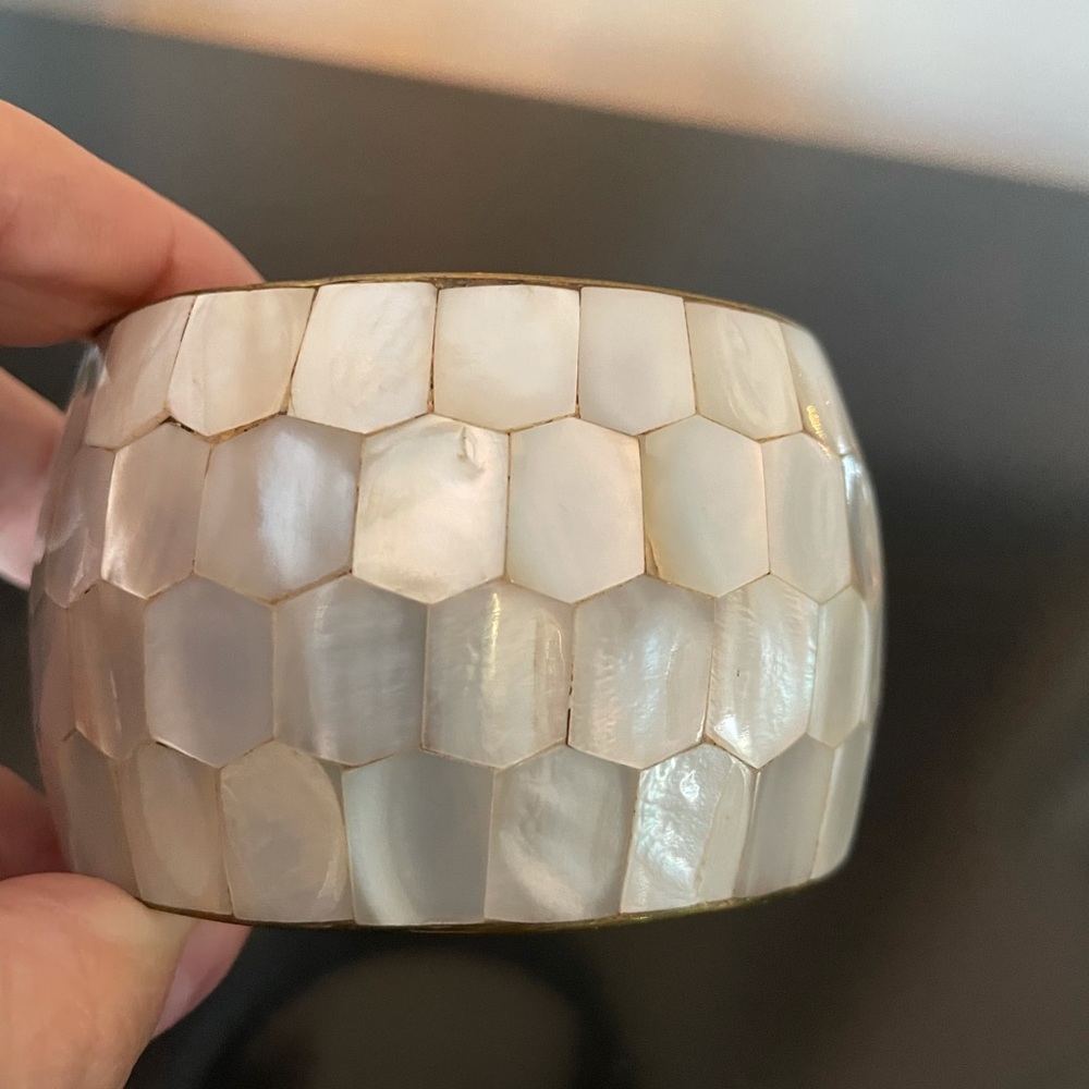 Bracelet (cuff)